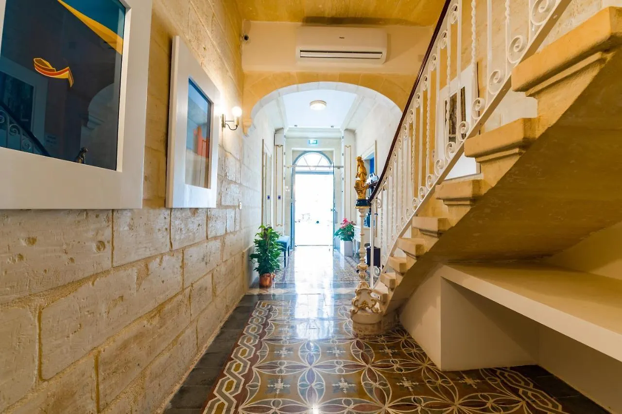 Monreal Boutique Townhouse - R024Rm1 Hotell Paola Pensionat